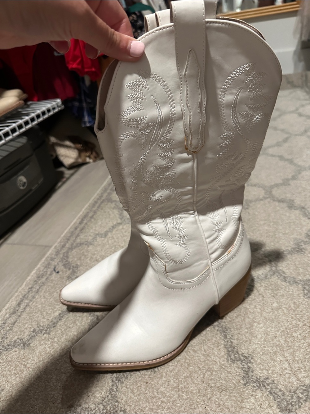 Women's White Embroidered Western Cowboy Boots - Classic Pull-On Style